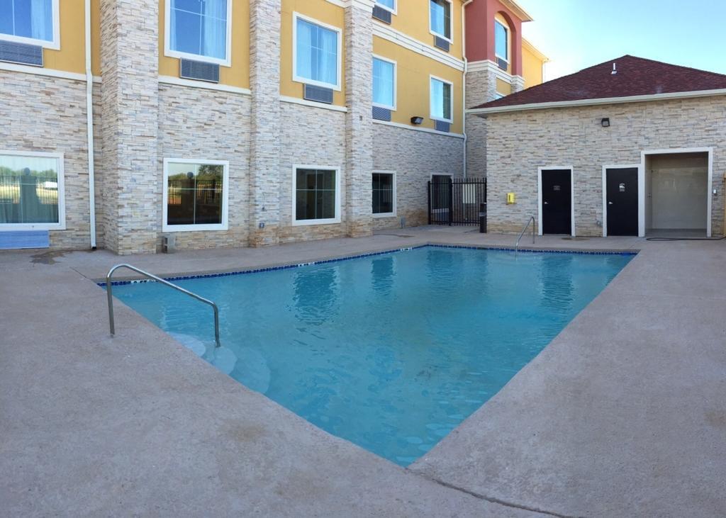Residency Suites Cotulla Exterior foto